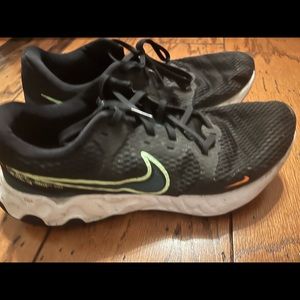 Mens Nike renew running shoes